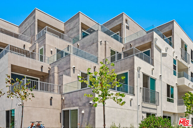 Building Photo - 4406 Fulton Ave