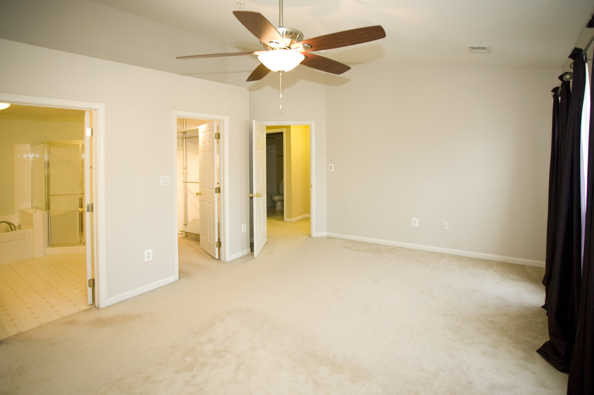 Building Photo - 42243 Black Rock Ter