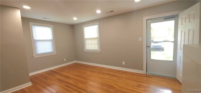 Building Photo - 1711 Betty Ln