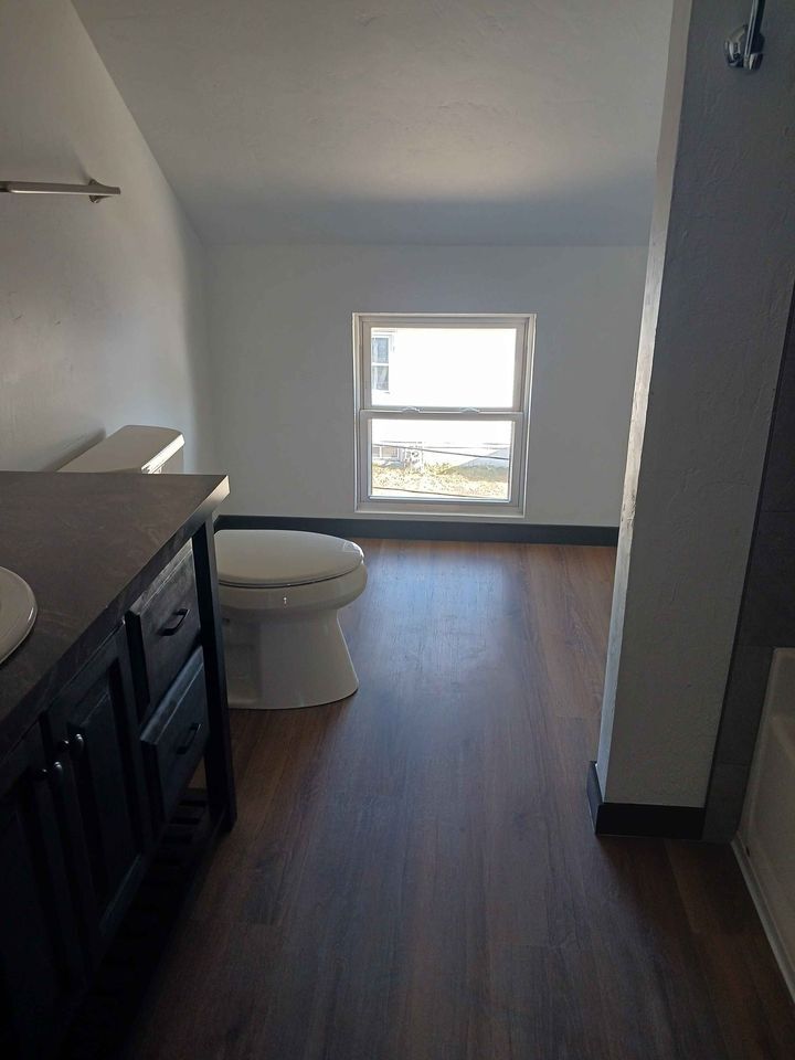 Building Photo - 1260 Day St