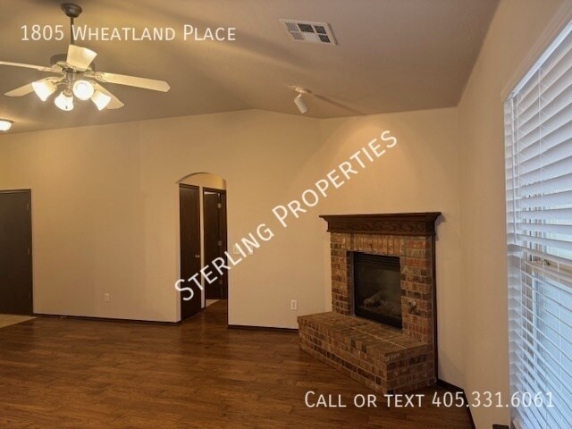 Building Photo - 1805 Wheatland Pl