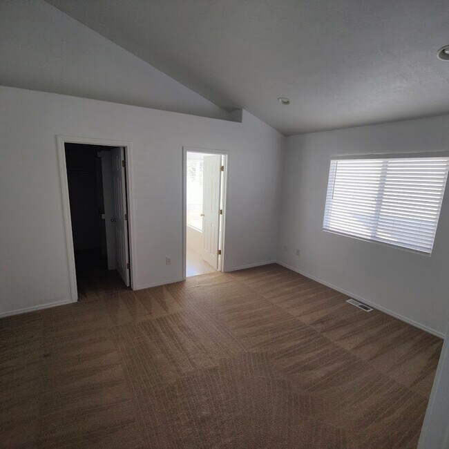 Building Photo - 5 Bed 3 Bath House in Lehi for Rent!
