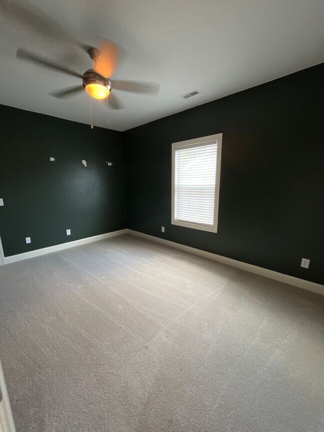 Building Photo - 3 Bedroom/ 2.5 Bath Home in Woodbine with Beautiful Screened in Porch and Fenced Yard.