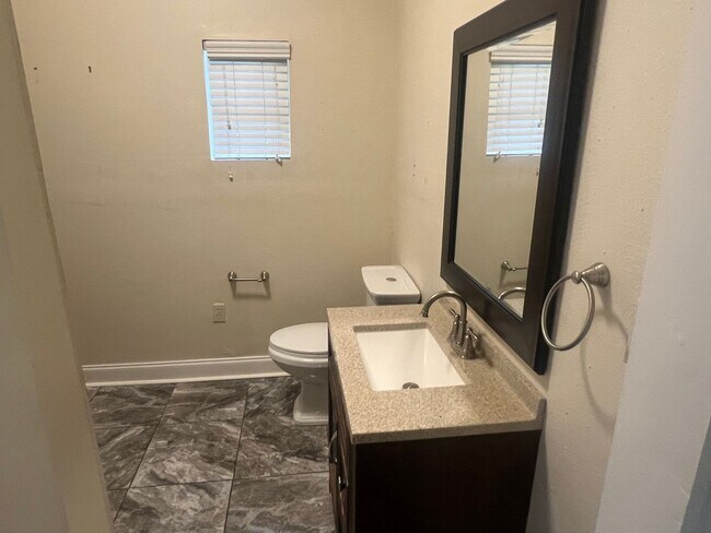 Building Photo - Tampa Heights Bungalow walk to Armature Works