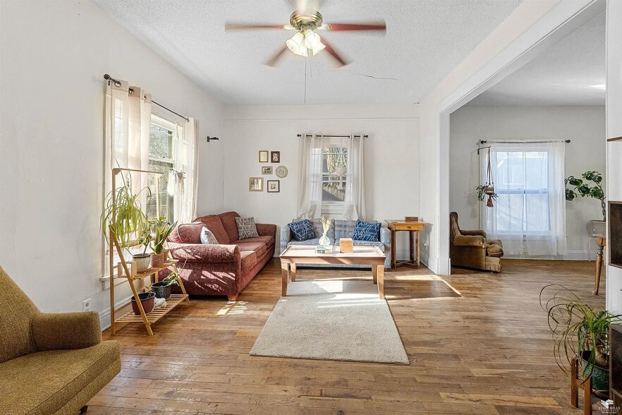 Building Photo - 1500 Houston St