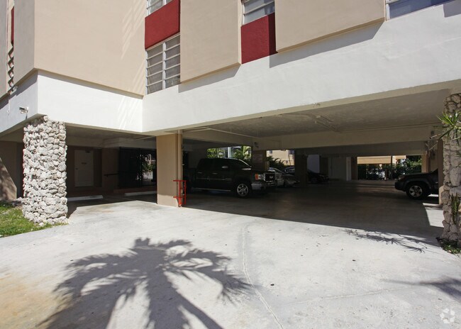 Building Photo - 221 Majorca Ave