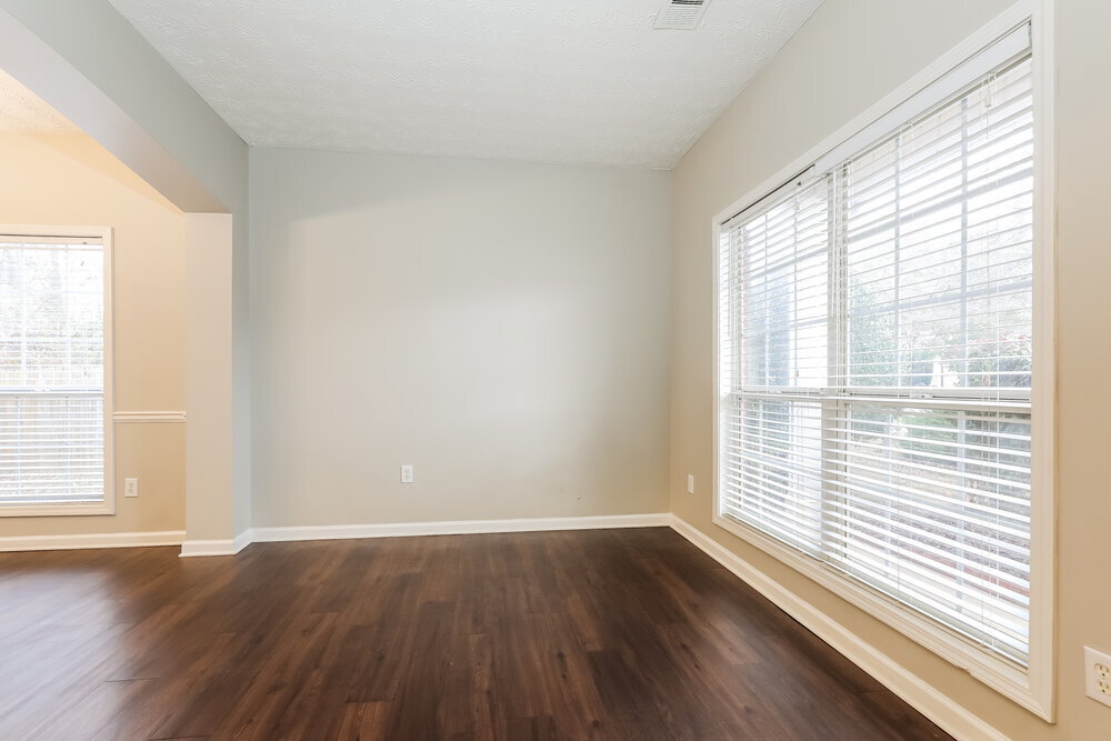 Building Photo - 251 Winthrop Ln