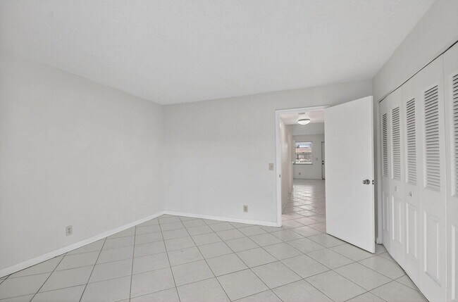 Building Photo - 344 Northampton Q