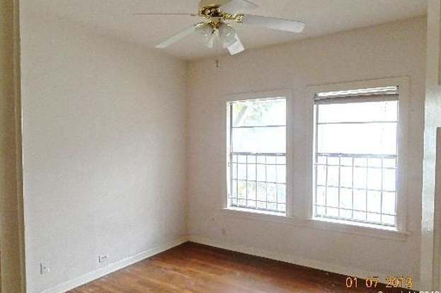 Building Photo - 2040 W Mistletoe Ave
