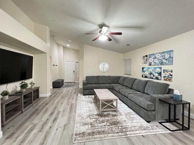 Building Photo - 5210 Sweet Sunblaze Ave