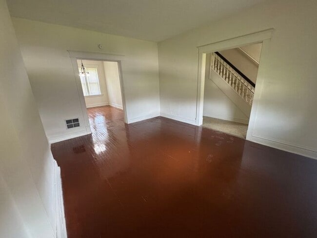 Building Photo - Delightful 3-bedroom, 1-bathroom single-fa...
