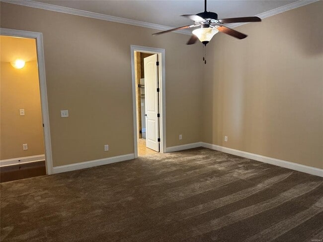 Building Photo - 436 Sydney Dr N