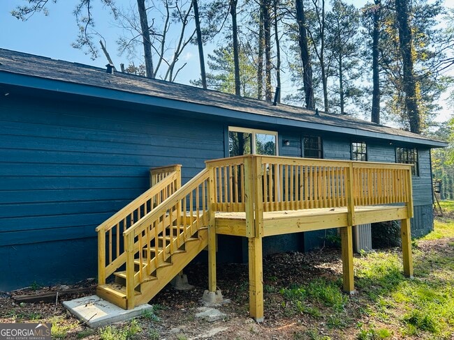 Building Photo - 6165 Radford Dr