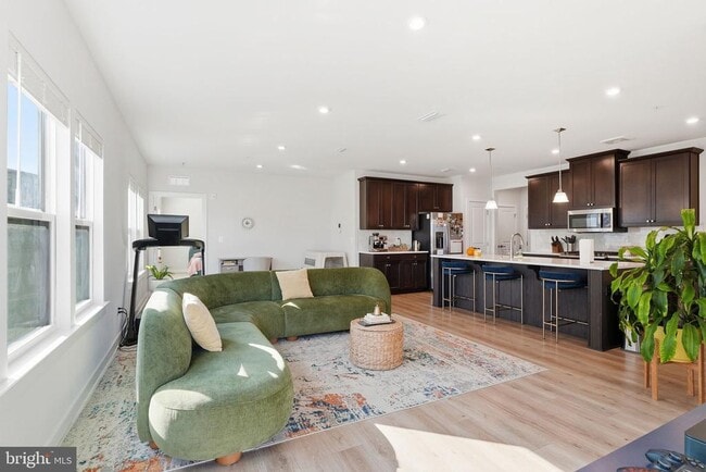 Building Photo - 46294 Mount Milstead Ter