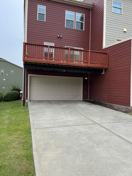 Building Photo - 2030 Old Chapman Dr