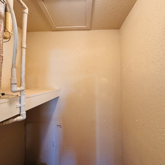 Building Photo - 4024 Howard St