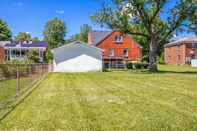 Building Photo - 1462 Meadowthorpe Ave
