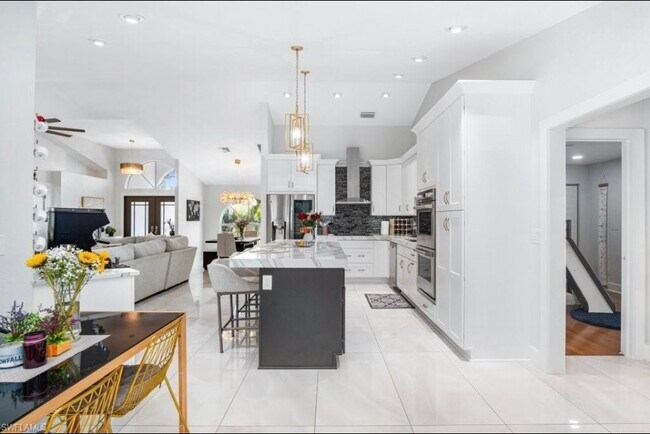 Building Photo - 8139 Las Palmas Way