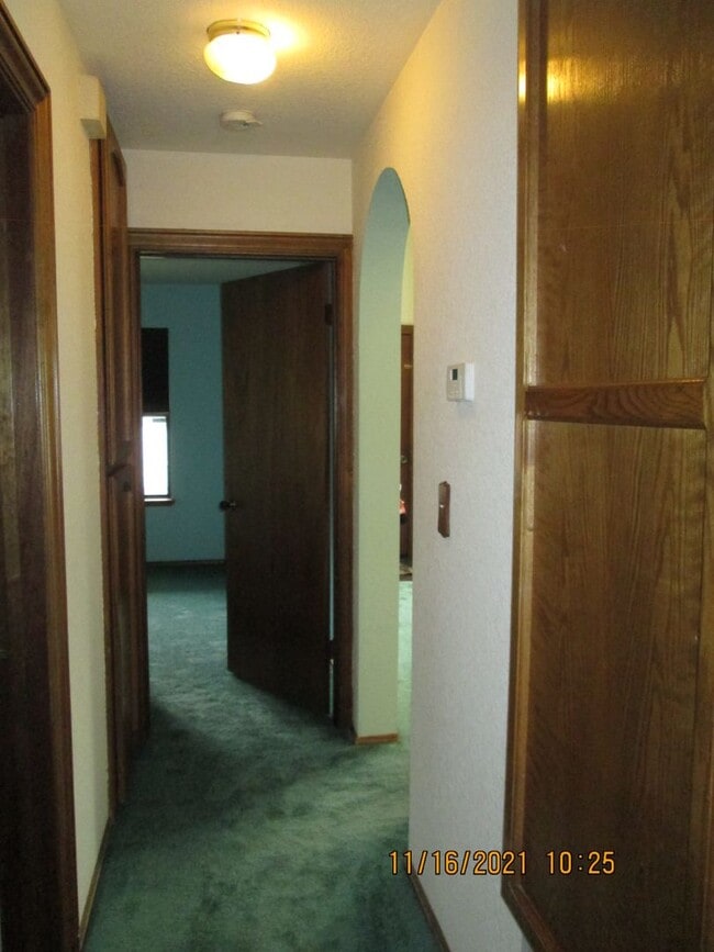 Building Photo - 527 N Washington St