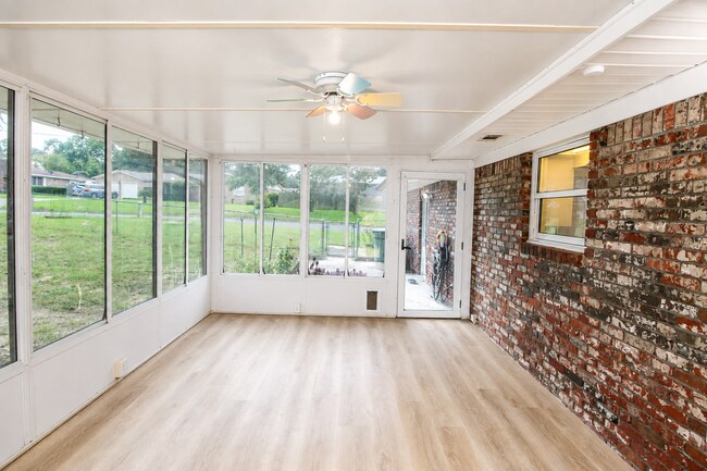 Building Photo - Spacious 4BR, 2BA Central Pensacola Home on a Large Corner Lot with Sunroom & 2-Car Garage