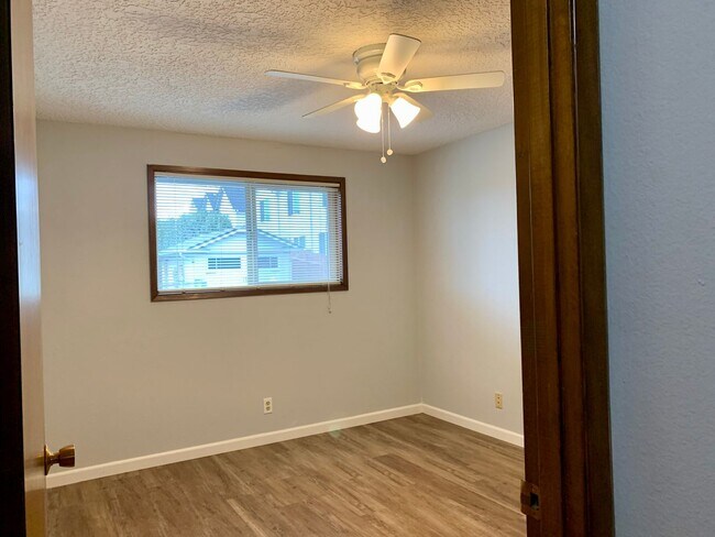 Building Photo - 310/312-Duplex