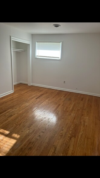 Building Photo - 4732 W Beaver Creek Dr