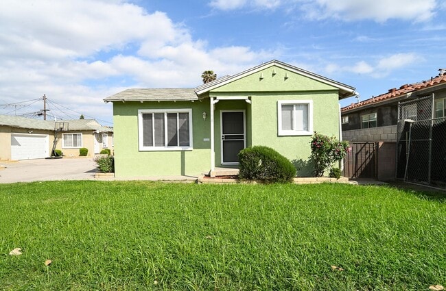 Primary Photo - COMING SOON - House - 2 Bedrooms / 1 Bathr...