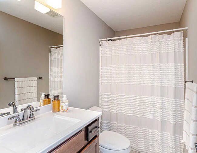 Building Photo - Single Family Home - Available For Rent!