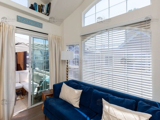 Building Photo - Steps to the sand in Encinitas, your two b...