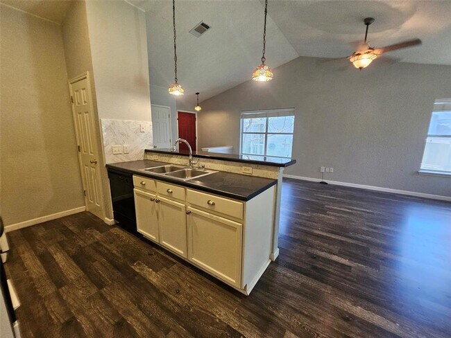 Building Photo - 174 Prairie Springs Loop