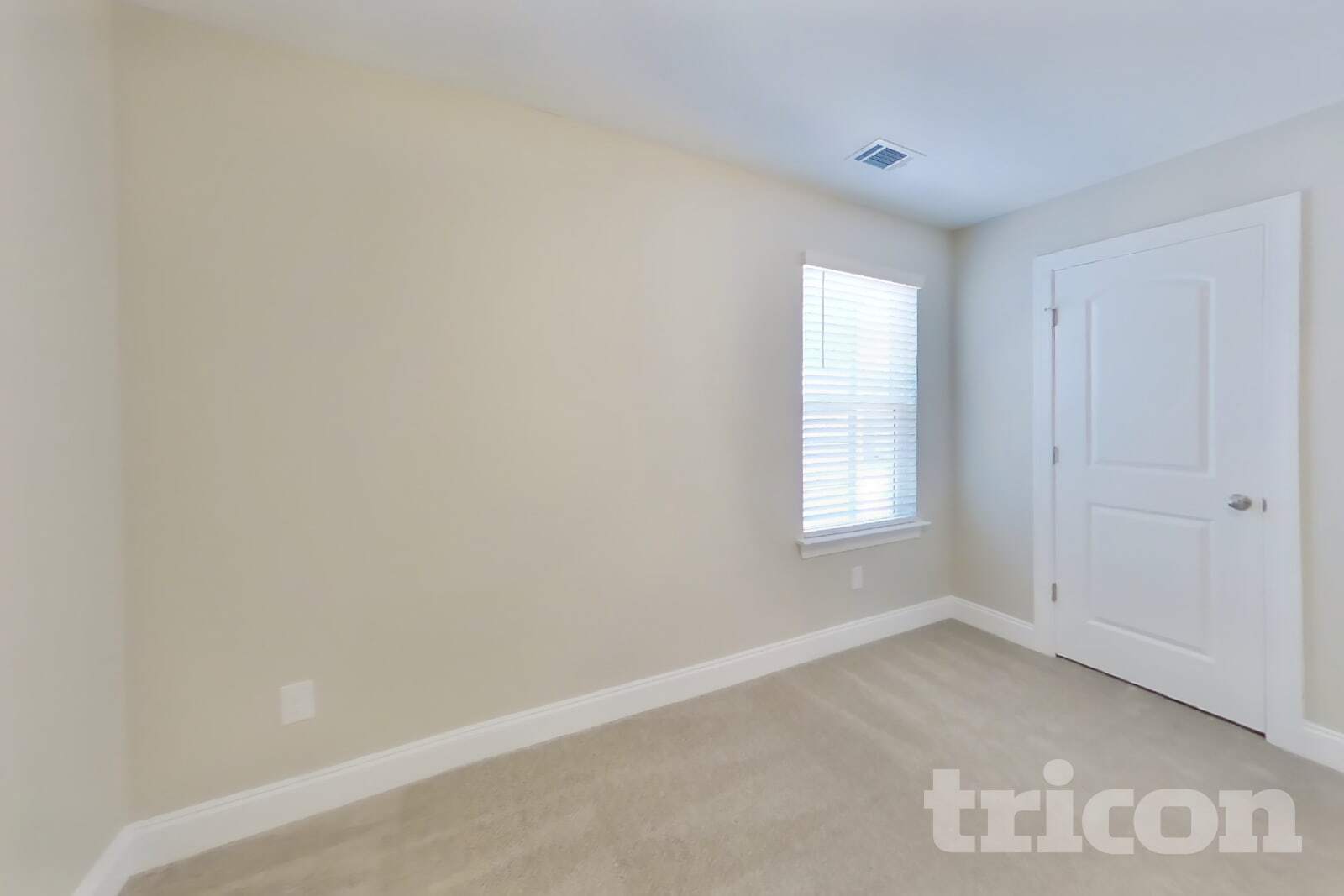 Building Photo - 1331 Carriage Park Dr