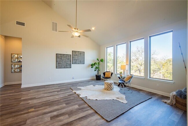 Building Photo - 1329 Deering Creek Dr