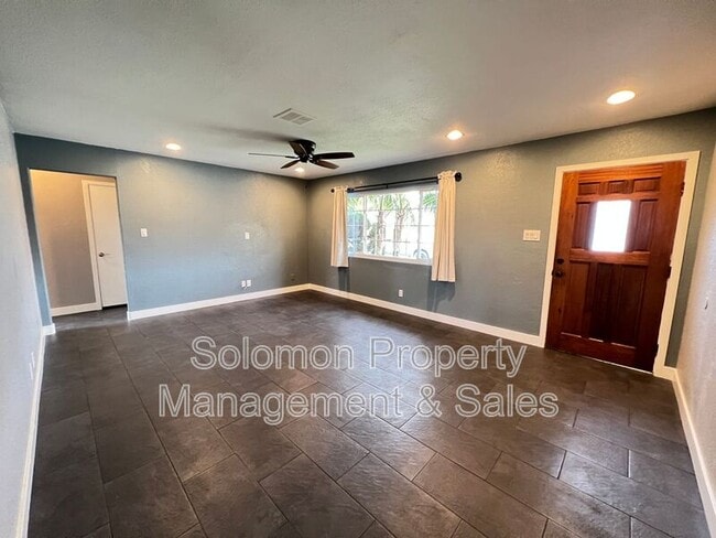 Building Photo - 3931 Genine Dr