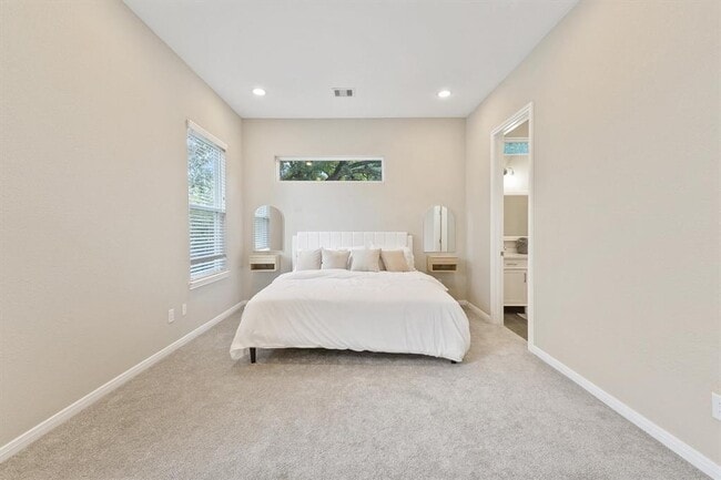 Building Photo - 5620 Madison St