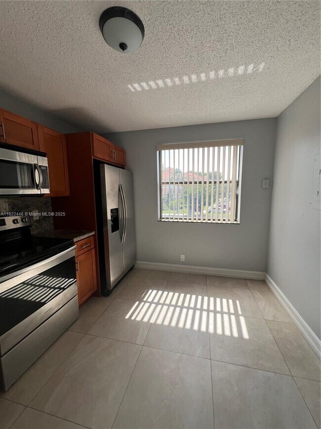 Building Photo - 5801 Riverside Dr
