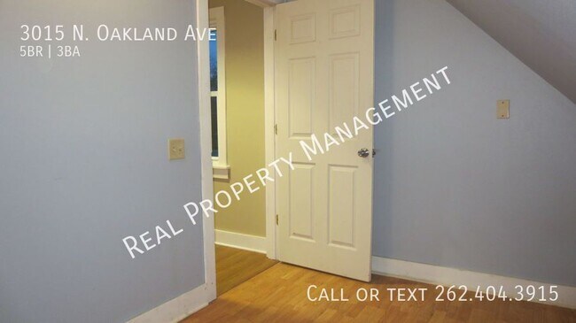 Building Photo - 3015 N Oakland Ave