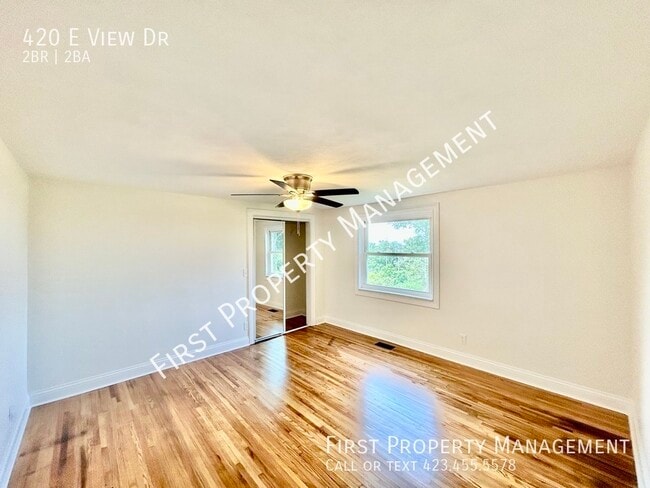 Building Photo - 420 E View Dr