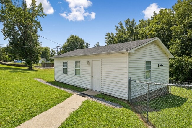 Building Photo - 326 Draper Cir
