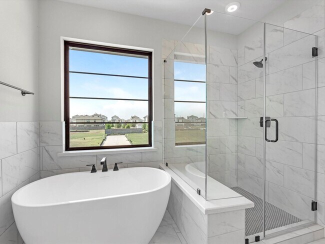 Building Photo - 12038 Royal Oaks Banner Wy