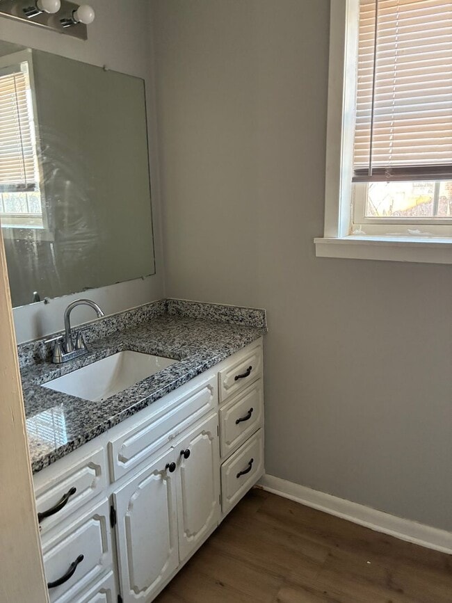 Building Photo - Spacious 4 Bedroom/3 Bath Family Home West End of Searcy