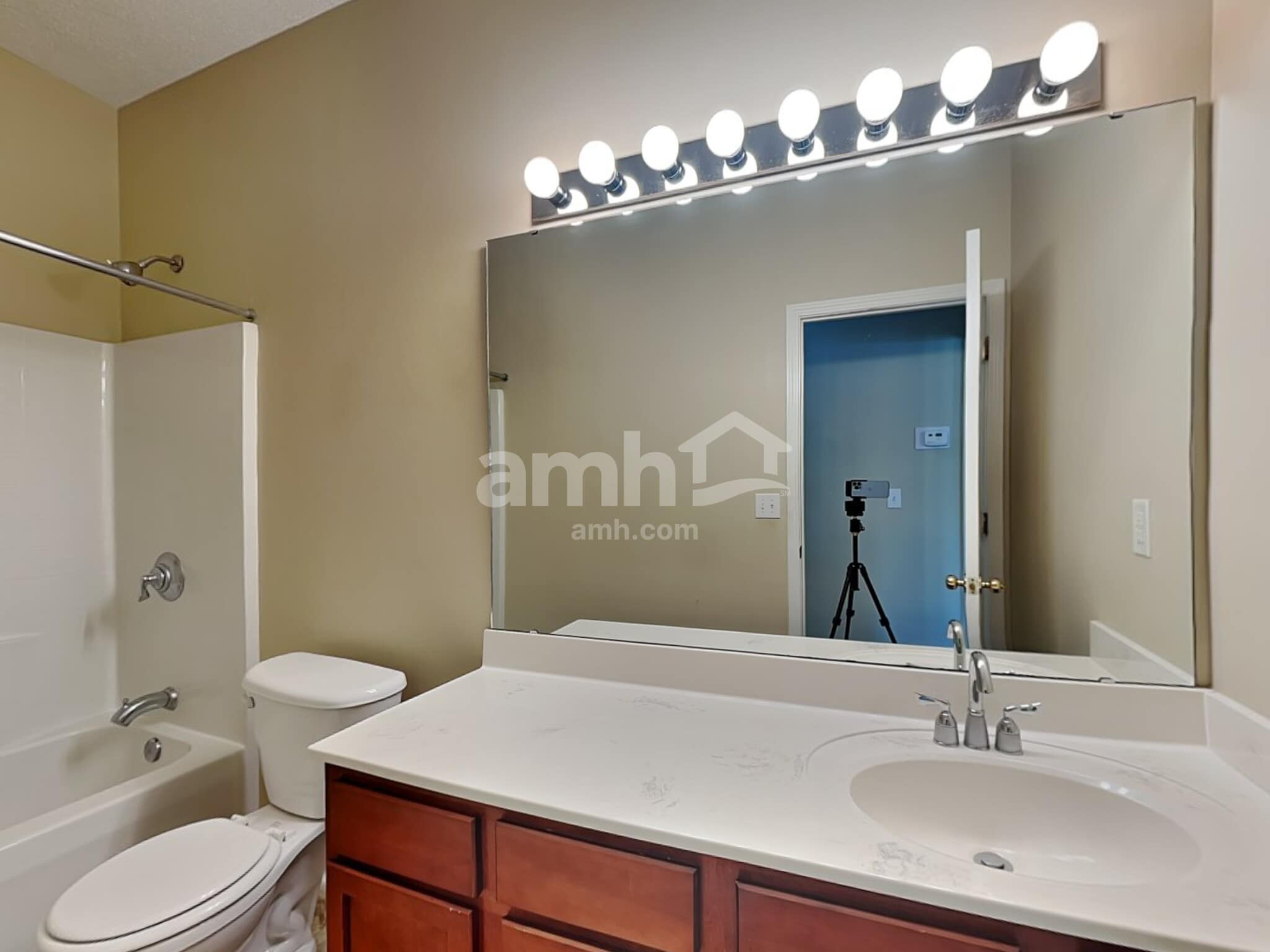 Building Photo - 202 Mare Ct