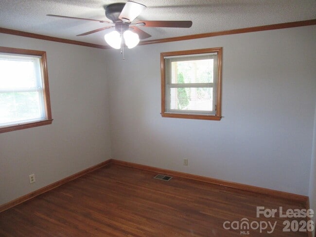 Building Photo - 7800 Cherry Point Dr