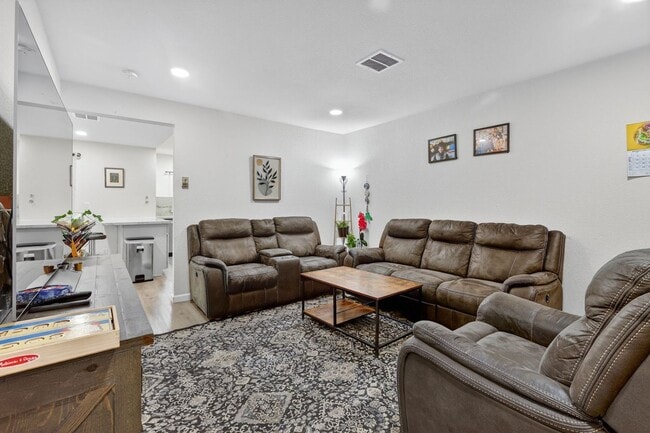 Building Photo - 4226 Comet Cir