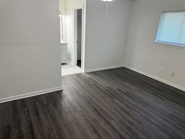 Building Photo - 1309 Velma St