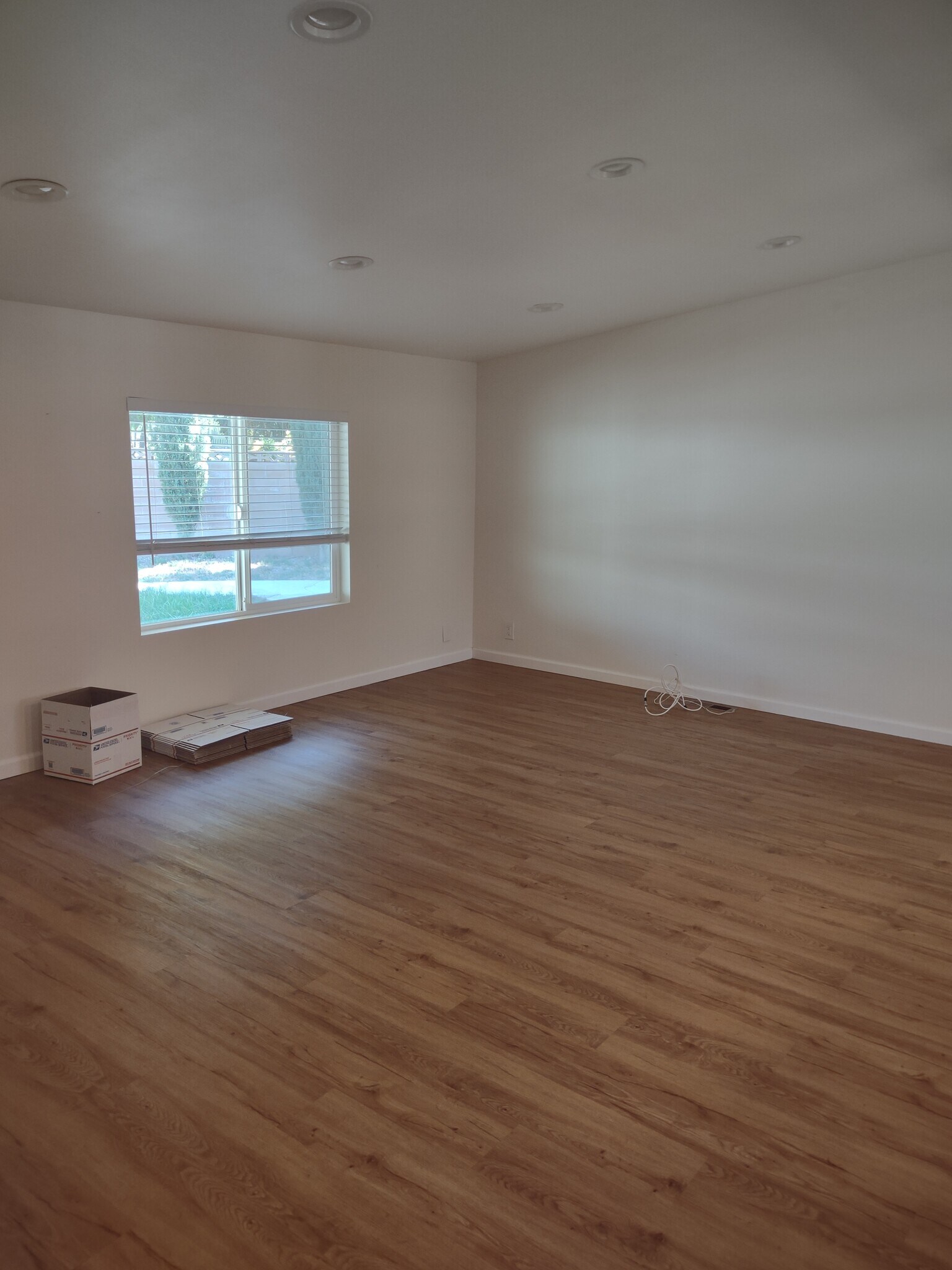 Building Photo - 512 De Soto Dr