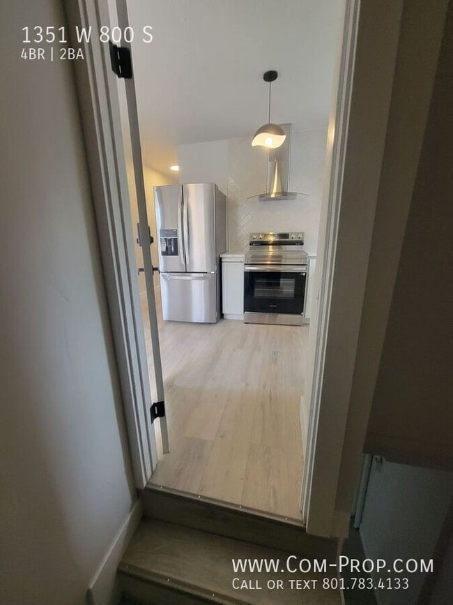 Building Photo - 1351 W 800 S