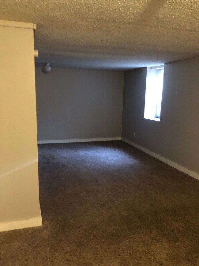 Building Photo - 3705 Chicago Ave