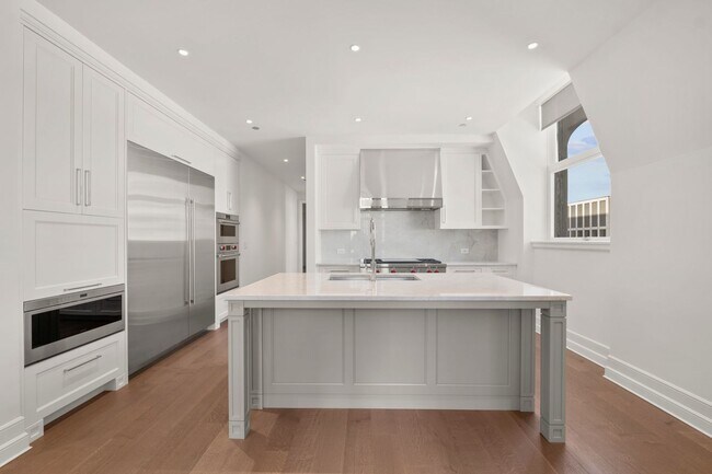 Building Photo - 435 N Michigan Ave