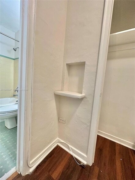 Building Photo - 430 76th St