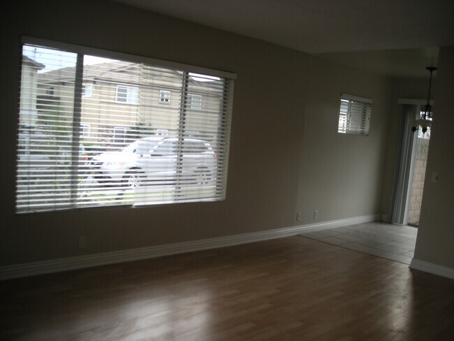 Large Bay Window in Living Room - 2215 Clark Ln